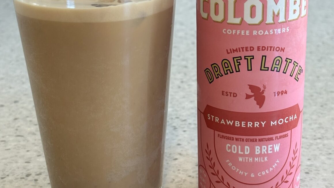 La Colmbe Strawberry Mocha Cold Brew Review